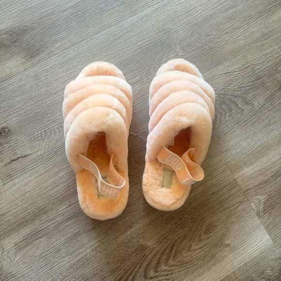 Ugg Fluffy Peachy Pink Shearling Slides - Picture 4 of 9